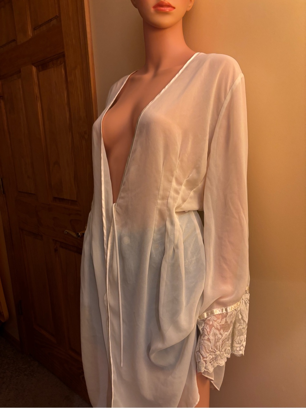 Valerie Stevens Sheer Ivory Lace-Trim Robe